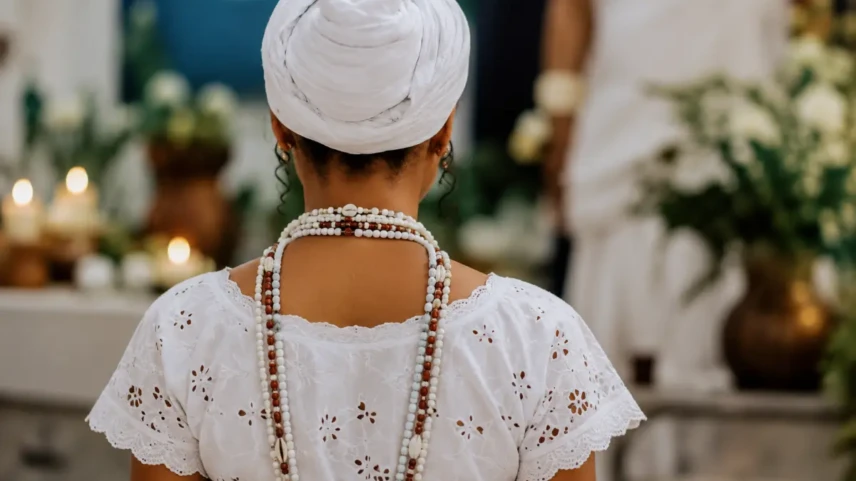 Estudante recorreu à Justiça para garantir respeito ao preceito religioso durante formatura - Foto ilustrativa -gerada por IA