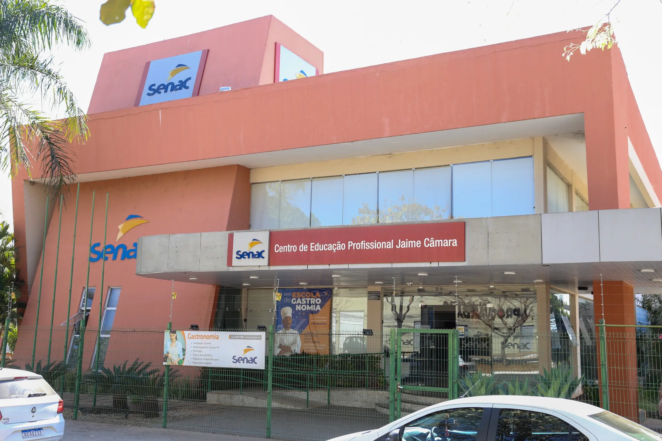 Sesc e Senac Goiás abrem seleção para nove vagas de cadastro reserva com salários de até R$ 6,6 mil