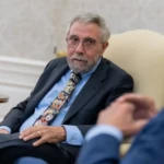 Paul Krugman em encontro com ex-presidente Joe Biden em 2023 - Foto reprodução Casa Branca