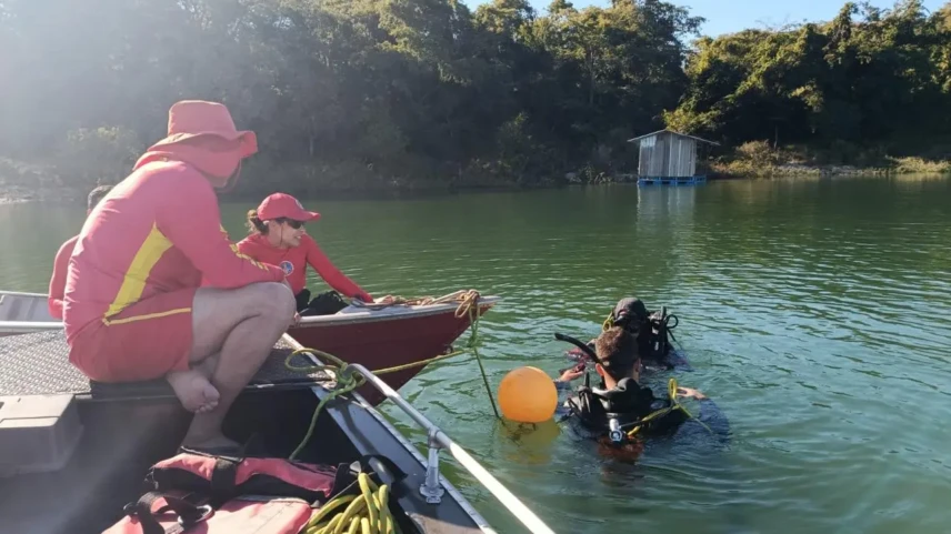 Força-tarefa localiza corpos de dois pescadores desaparecidos no Rio Paranaíba, na divisa entre GO e MG