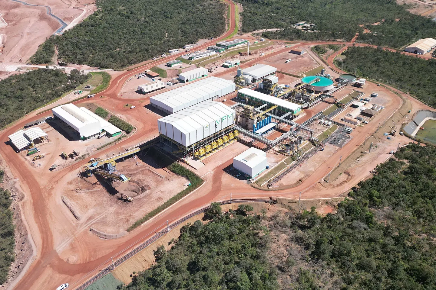 mineradora terras raras goiás