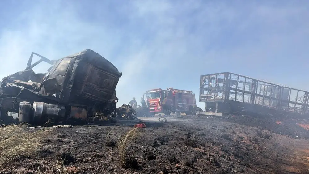 Colisão entre quatro veículos provoca incêndio, deixa um morto e dois feridos na GO-436, em Cristalina