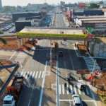 Lateral do Viaduto da Avenida Leste-Oeste foi liberado e mesa técnica vai discutir futuro da obra - Foto Joabe Mendonça
