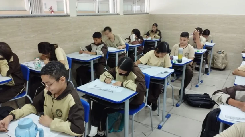 Sala de aula do Colégio Polícia Militar Madre Germana, uma das sete escolas da rede estadual goiana que estão entre as dez melhores – Foto CEPMG
