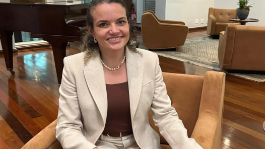 Secretária municipal de Educação, Giselle Faria, falou sobre pacote dirigido aos servidores administrativos da Educação de Goiânia - Foto SME