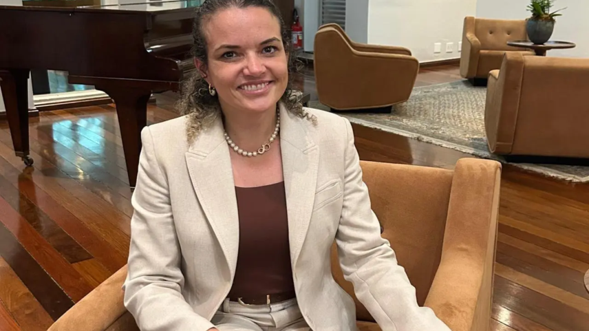 Secretária municipal de Educação, Giselle Faria, falou sobre pacote dirigido aos servidores administrativos da Educação de Goiânia - Foto SME