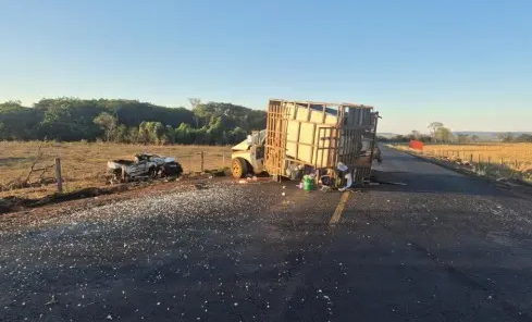 Motorista de uma Fiat Strada morreu após perder o controle do veículo e colidir frontalmente com uma caminhonete D10 na GO-178