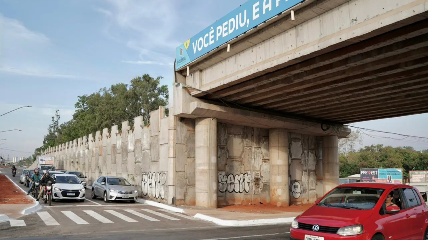 Abertura da pista no sentido Bairro–Centro na Avenida Leste-Oeste. Foto: Joabe Mendonça