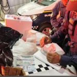 Homem é detido em Goiânia após ameaçar pessoas com faca e tentar comprar celulares com dólares falsos