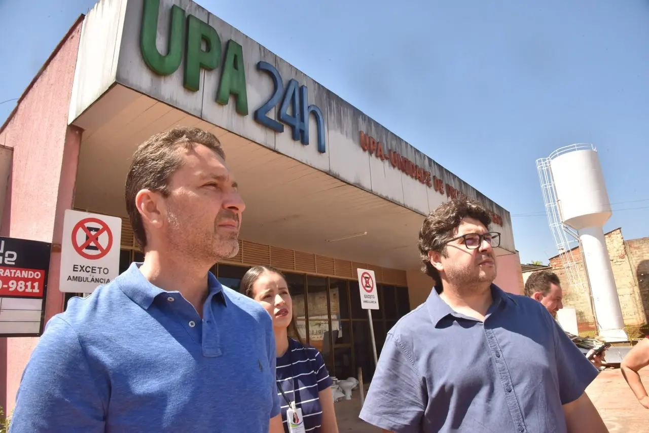 Vilela vistoria reforma da UPA Flamboyant com investimento de R$ 6 milhões