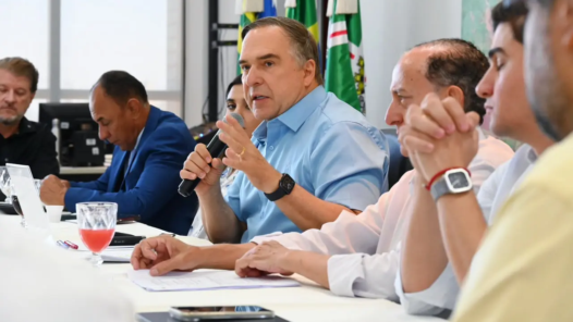 prefeito sandro mabel se reune com vereadores. Foto: Divulgação