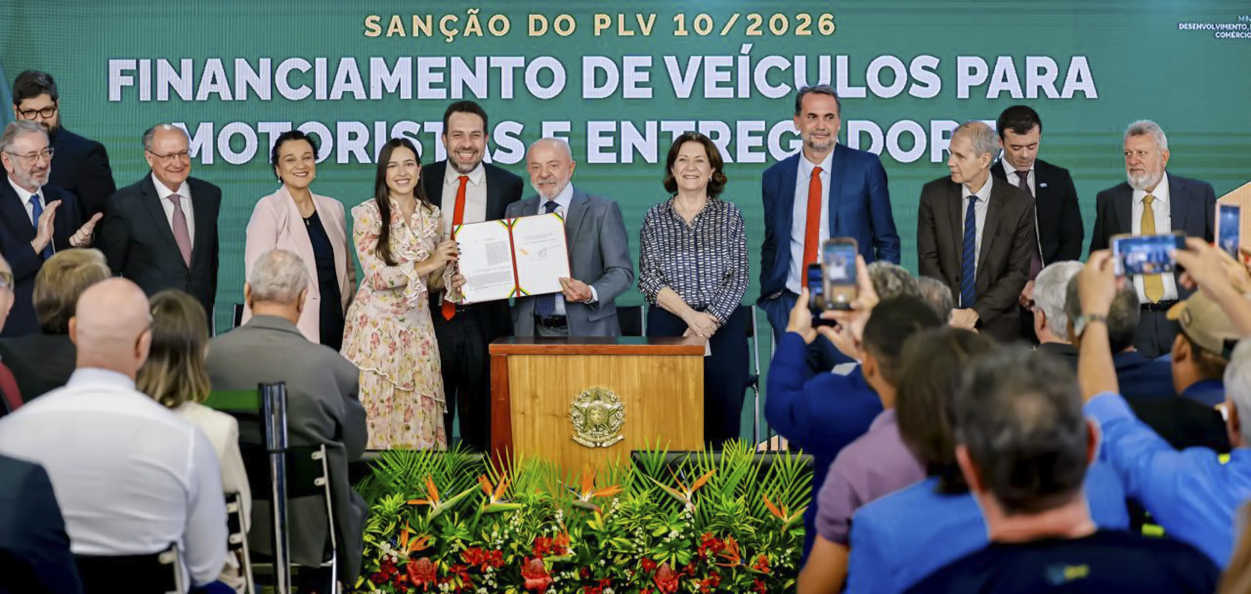 55529071195_c86e44e660_o-scaled Sancionado, novo Move Brasil garante R$ 30 bilhões para motoristas e entregadores de app comprarem veículos próprios