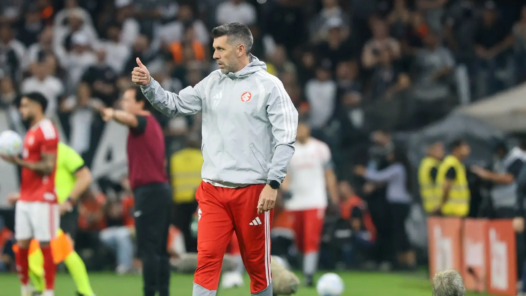 Técnico Paulo Pezzolano