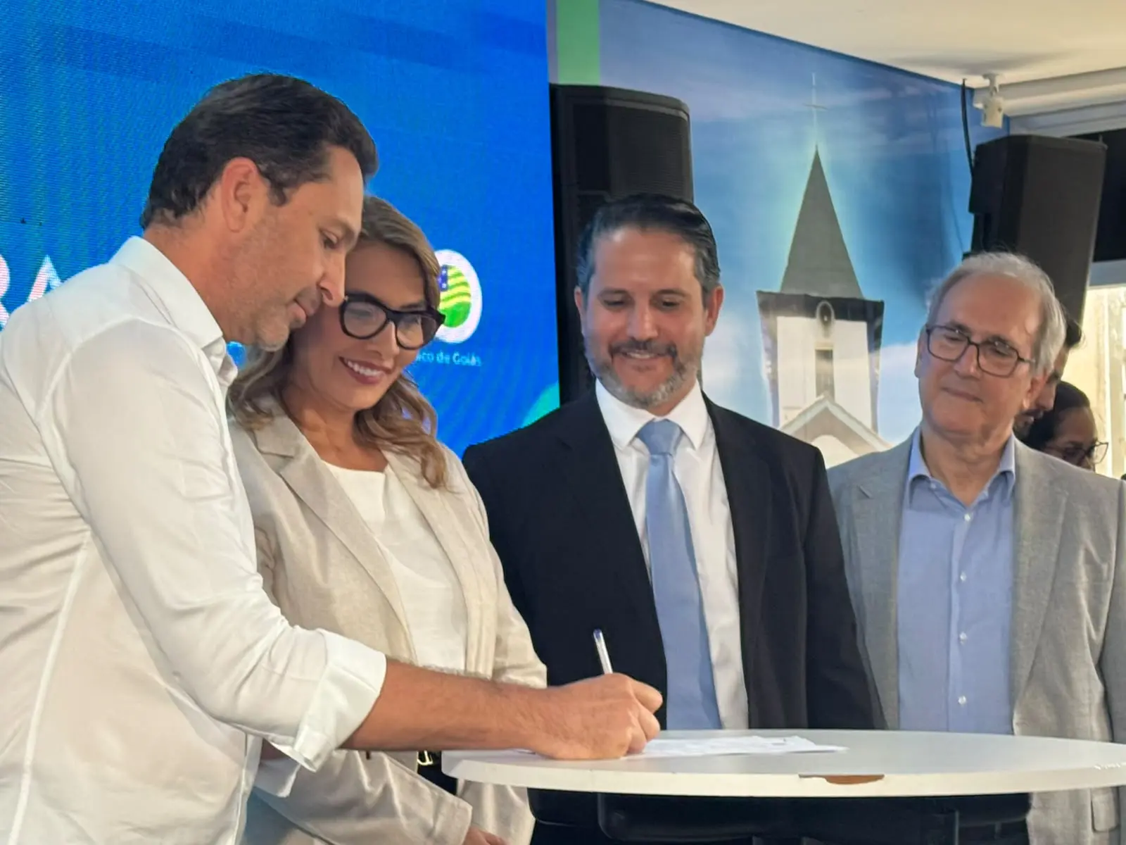 assinatura termos de cooperação_mel castro