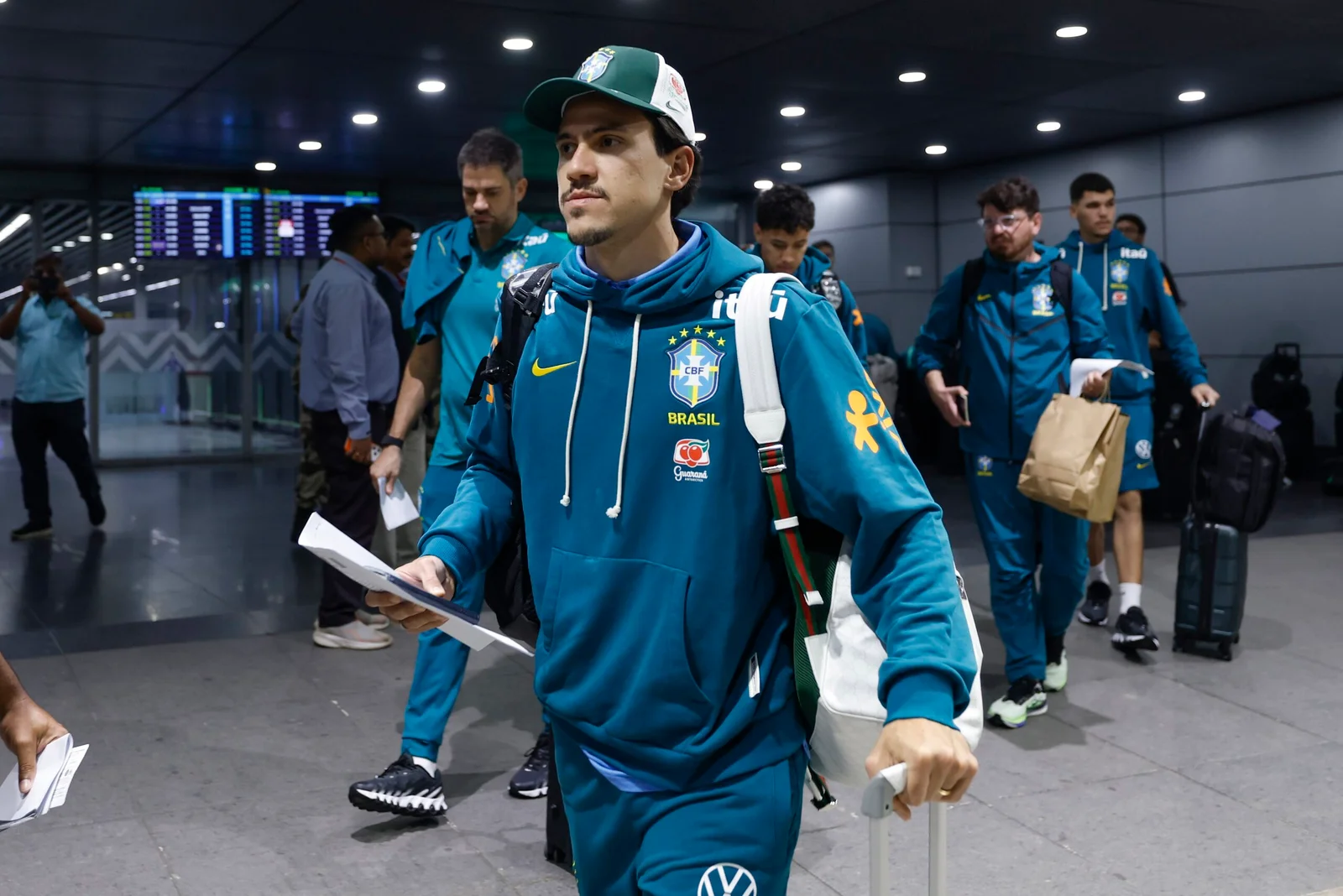 Pedro ganha espaço entre titulares do Brasil contra a Índia