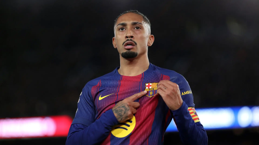 Raphinha renova com o Barcelona