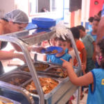 Aparecida oferece cardápio especial para 55 mil alunos no Dia das Crianças
