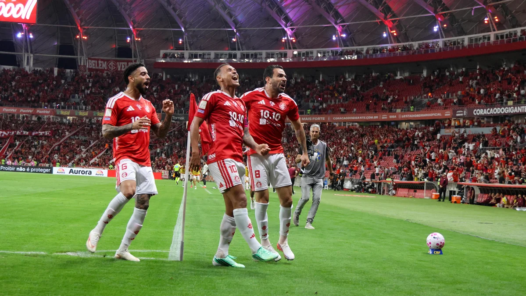 Alan Patrick marcou o segundo gol da vitória colorada no Beira-Rio.