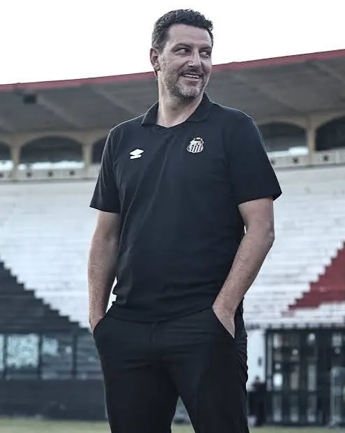 Elano quer resgatar DNA ofensivo do Santos na base