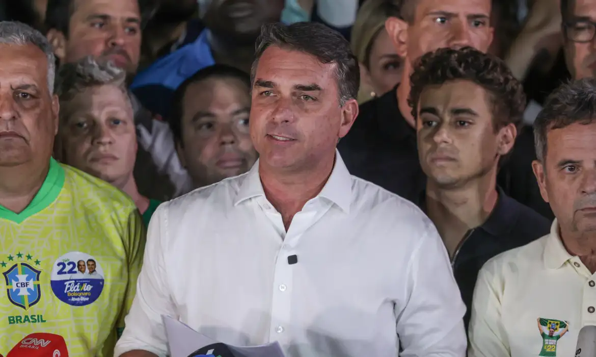 Fique por dentro: Derrotado na eleição, Flávia Bolsonaro assina carta golpista com agradecimento a Milei e Trump por fuga