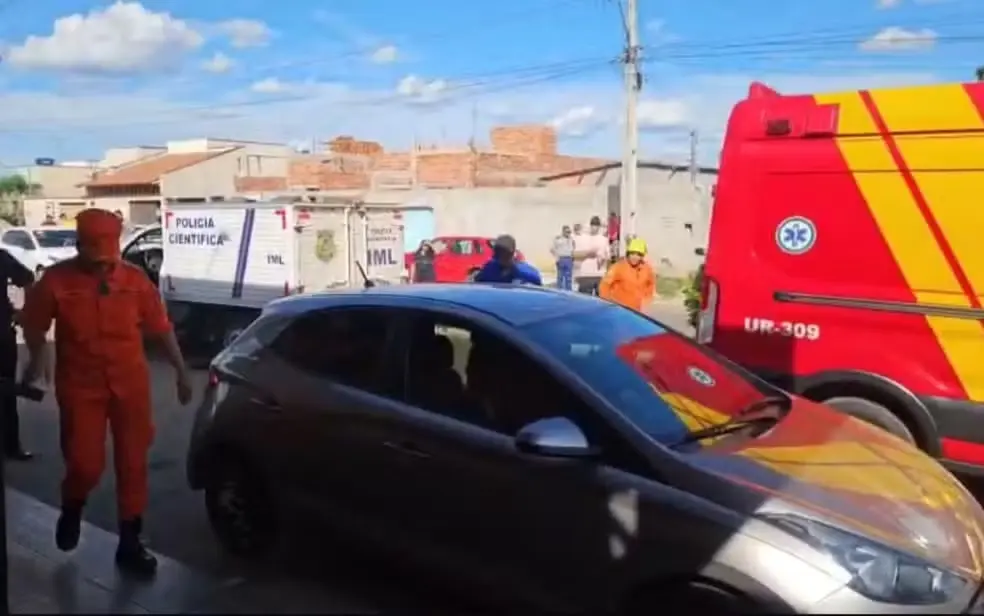 Menino de dois anos perde a vida ao ser deixado dormindo dentro de carro, em Senador Canedo